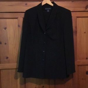 Preston and York Suit size 14